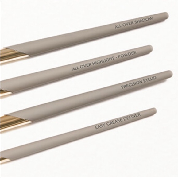 Brand new Complex culture 4 piece makeup brush set for eyes and face - Picture 3 of 3